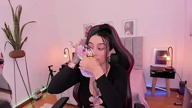 Mad beauty - checkout our excited streamers as they tease to their beloved melodies and slowly squirt for enjoyment to appease your wildest wishes.