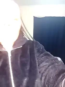 EmmyLove1 from StripChat is Freechat