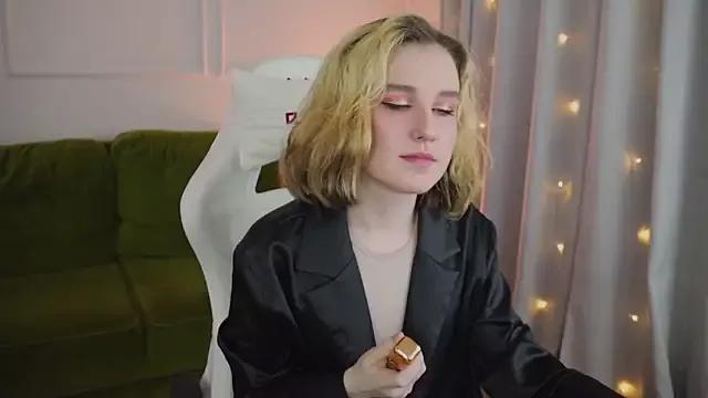 Mad beauty - checkout our excited streamers as they tease to their beloved melodies and slowly squirt for enjoyment to appease your wildest wishes.