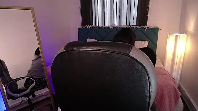 Mad beauty - checkout our excited streamers as they tease to their beloved melodies and slowly squirt for enjoyment to appease your wildest wishes.