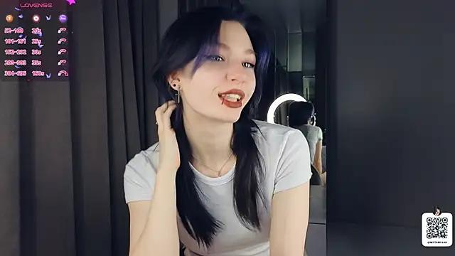EsmeBellas from StripChat is Freechat