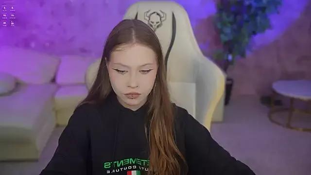 Esmie_Smile from StripChat is Freechat