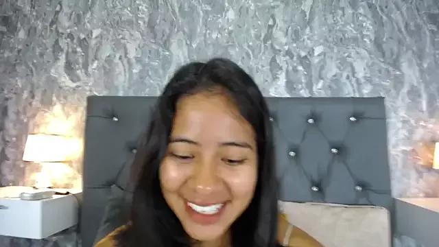 EuphoriaSavage from StripChat is Freechat