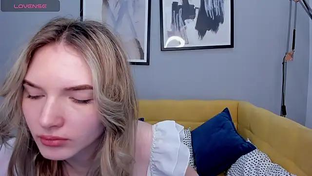 Mad beauty - checkout our excited streamers as they tease to their beloved melodies and slowly squirt for enjoyment to appease your wildest wishes.