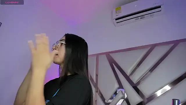 Evelinn_Ruiz from StripChat is Freechat