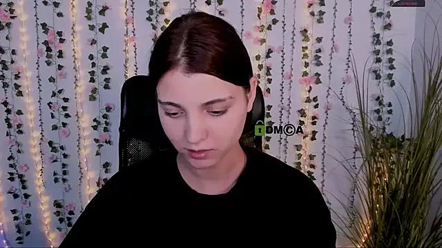 evelyn_muse from StripChat is Freechat