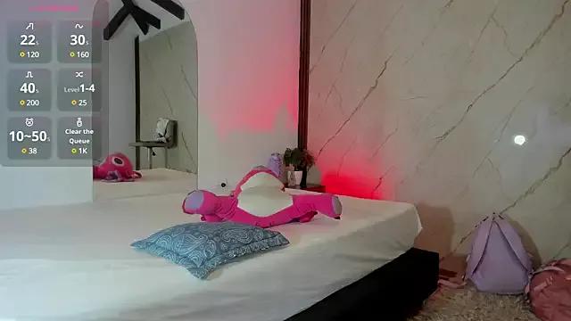 Evonye_Hills from StripChat is Freechat