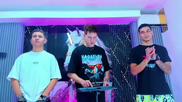 Mad beauty - checkout our excited streamers as they tease to their beloved melodies and slowly squirt for enjoyment to appease your wildest wishes.