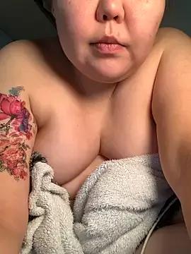 fatty_asian_girl from StripChat is Freechat