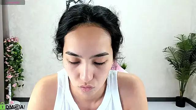 FlirtyAura from StripChat is Freechat