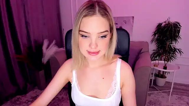 FloweryLove_1 from StripChat is Freechat