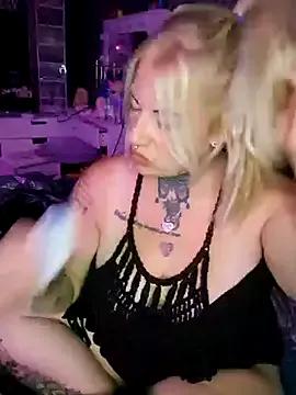 Photos of foxy_roxy6969 from StripChat is Freechat