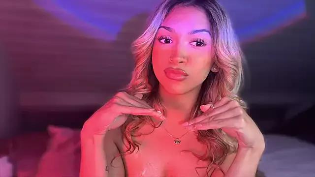 Photos of foxyamber6 from StripChat is Freechat