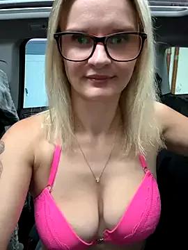 Frankengirltheme from StripChat is Freechat