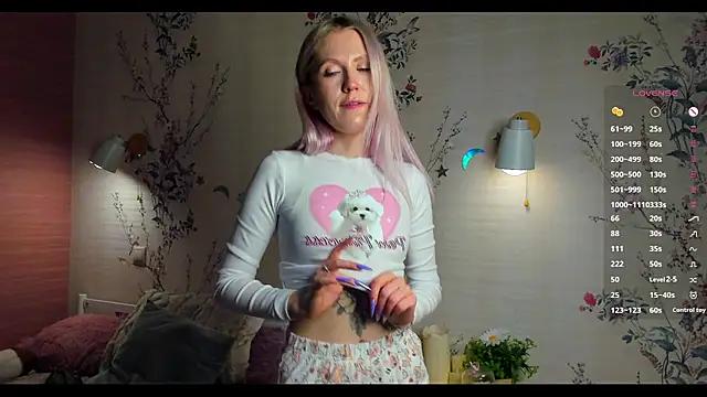 Mad beauty - checkout our excited streamers as they tease to their beloved melodies and slowly squirt for enjoyment to appease your wildest wishes.