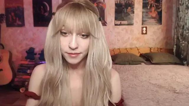 Friendly_Ellie from StripChat is Freechat