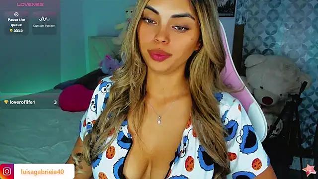 Mad beauty - checkout our excited streamers as they tease to their beloved melodies and slowly squirt for enjoyment to appease your wildest wishes.