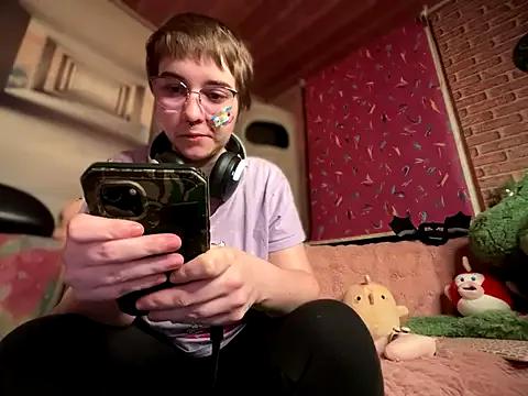 Mad beauty - checkout our excited streamers as they tease to their beloved melodies and slowly squirt for enjoyment to appease your wildest wishes.