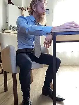 Gingerbeard40 from StripChat is Freechat