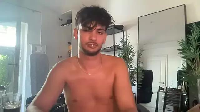 Gipsyboysteve from StripChat is Freechat