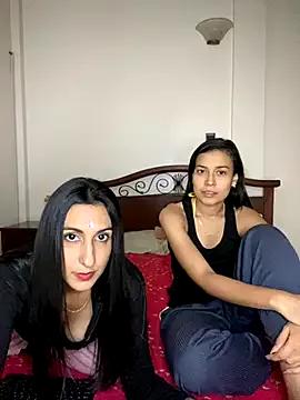 GirlsGetHorneynWild from StripChat is Freechat