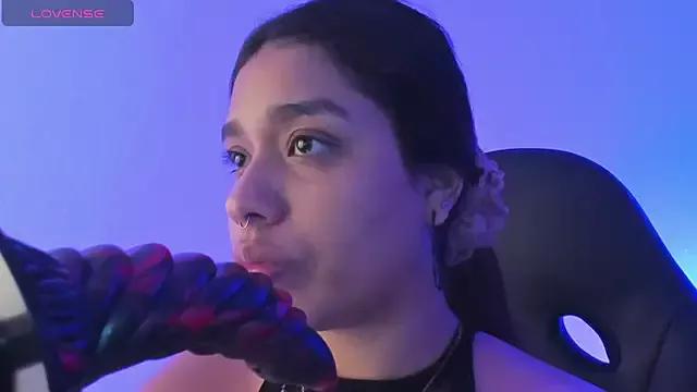giselle_upp from StripChat is Freechat