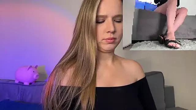 GoddessRoss from StripChat is Freechat