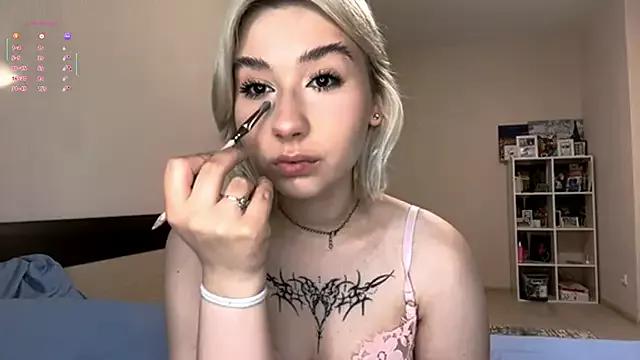 Mad beauty - checkout our excited streamers as they tease to their beloved melodies and slowly squirt for enjoyment to appease your wildest wishes.