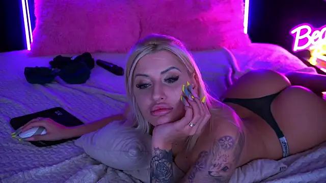 Mad beauty - checkout our excited streamers as they tease to their beloved melodies and slowly squirt for enjoyment to appease your wildest wishes.