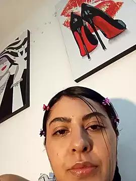 Greichellroberts from StripChat is Freechat