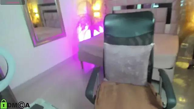 griselle_rousse from StripChat is Freechat