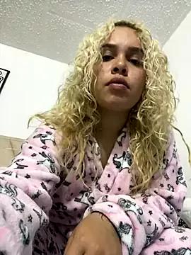 Haelycute from StripChat is Freechat