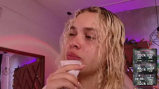 Mad beauty - checkout our excited streamers as they tease to their beloved melodies and slowly squirt for enjoyment to appease your wildest wishes.