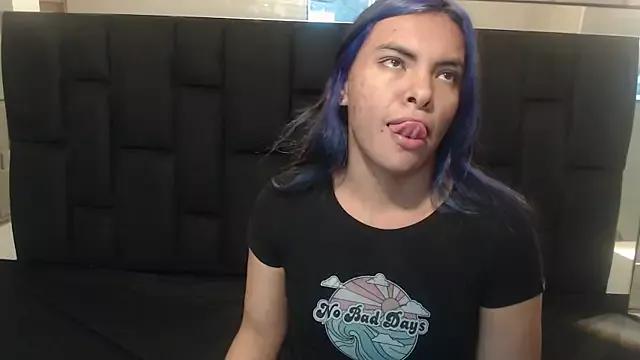 hanna13_ from StripChat is Freechat