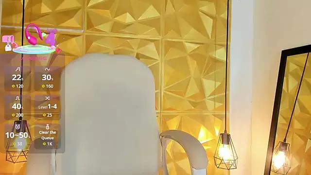 Hanna_Deluxe from StripChat is Freechat