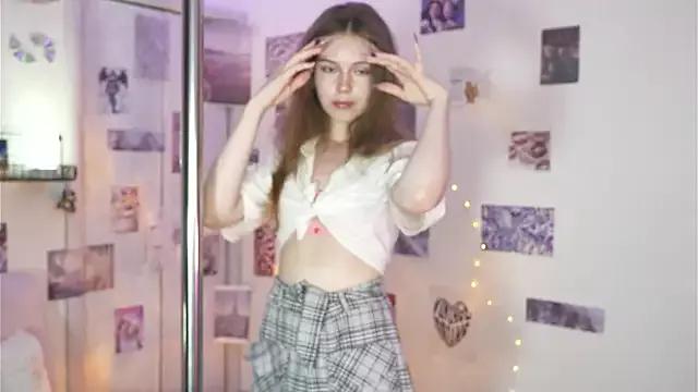 HannaBlaze from StripChat is Freechat
