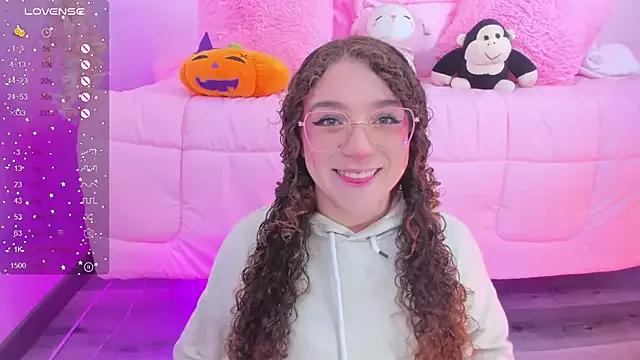 hannacutegod from StripChat is Freechat