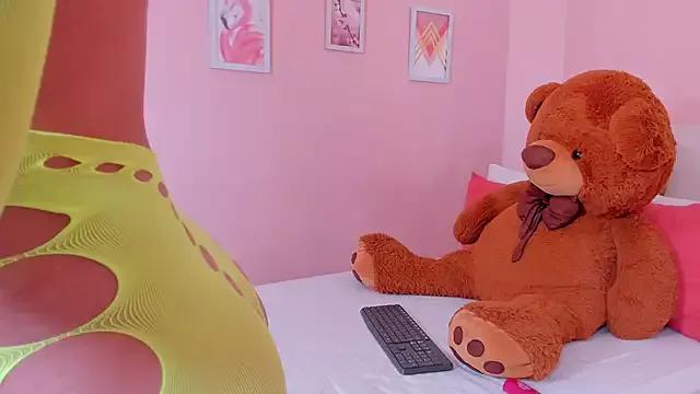 Mad beauty - checkout our excited streamers as they tease to their beloved melodies and slowly squirt for enjoyment to appease your wildest wishes.