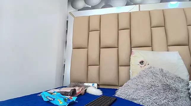 Mad beauty - checkout our excited streamers as they tease to their beloved melodies and slowly squirt for enjoyment to appease your wildest wishes.