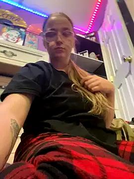 hannahtopretty from StripChat is Freechat