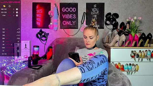 Mad beauty - checkout our excited streamers as they tease to their beloved melodies and slowly squirt for enjoyment to appease your wildest wishes.