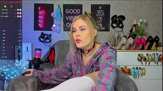 Mad beauty - checkout our excited streamers as they tease to their beloved melodies and slowly squirt for enjoyment to appease your wildest wishes.