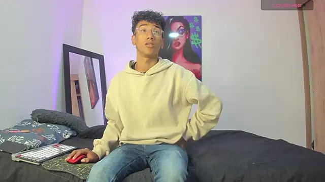 harrytwink18 from StripChat
