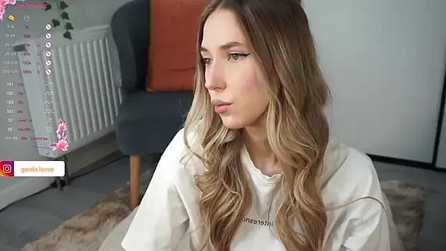 Mad beauty - checkout our excited streamers as they tease to their beloved melodies and slowly squirt for enjoyment to appease your wildest wishes.