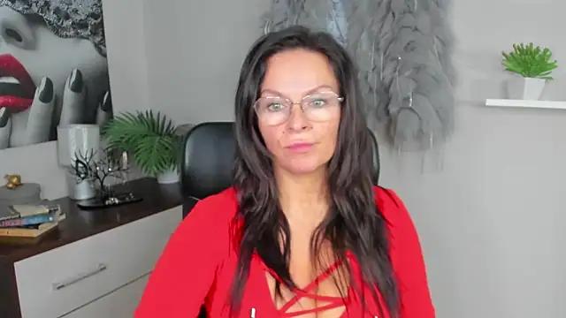 HelenLuxx from StripChat