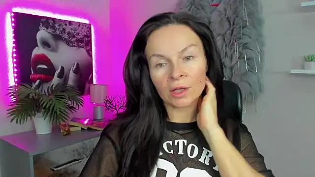 HelenLuxx from StripChat