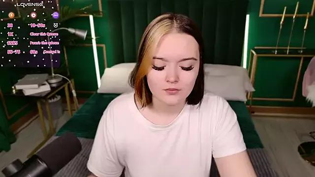 Mad beauty - checkout our excited streamers as they tease to their beloved melodies and slowly squirt for enjoyment to appease your wildest wishes.