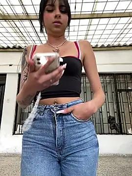 Hilary_pinkk from StripChat is Freechat