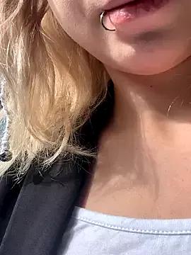 honeyeve from StripChat is Freechat