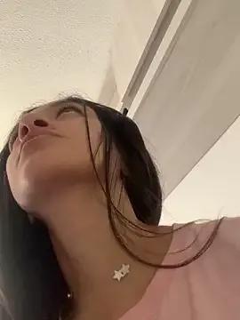 HoneyMiqueila from StripChat is Freechat